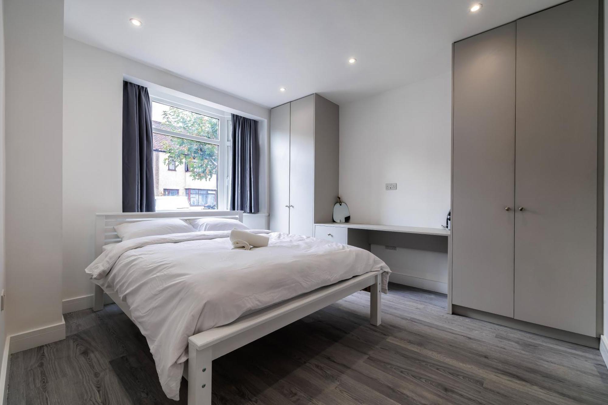 Modern Home With Driveway Parking For 2 Vehicles, Near Tottenham Hotspur Stadium, White Hart Lane Train Station London Eksteriør bilde