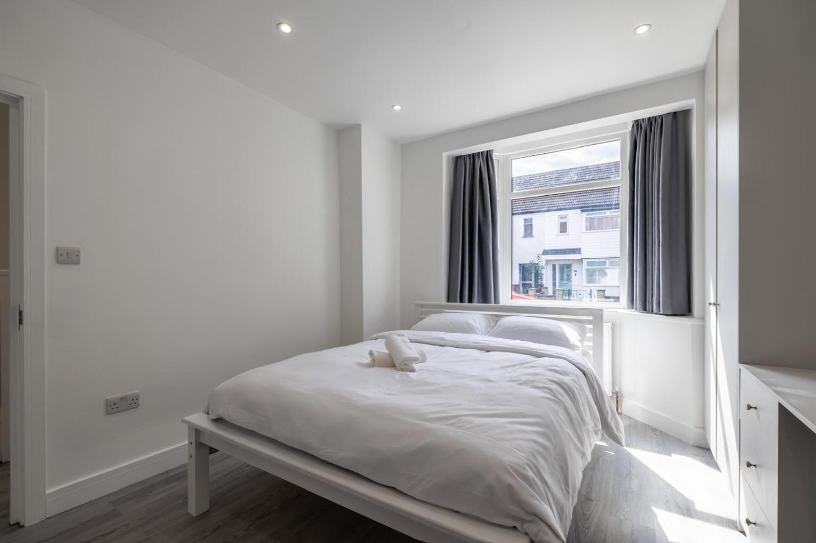 Modern Home With Driveway Parking For 2 Vehicles, Near Tottenham Hotspur Stadium, White Hart Lane Train Station London Eksteriør bilde