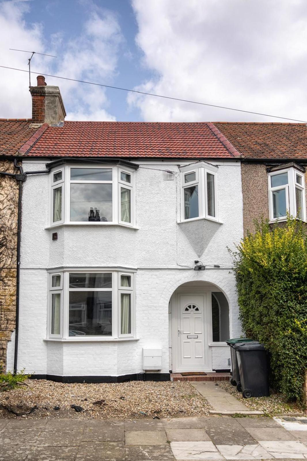 Modern Home With Driveway Parking For 2 Vehicles, Near Tottenham Hotspur Stadium, White Hart Lane Train Station London Eksteriør bilde